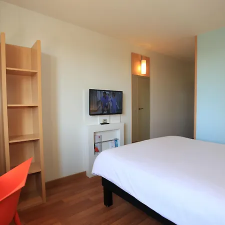 Ibis Hotel 3*